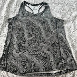 Women’s Nike dry, fit large tank top, running gear, 100% polyester